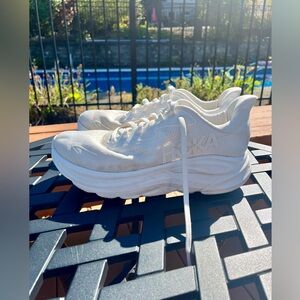 Hoka Clifton’s Women’s 9.5